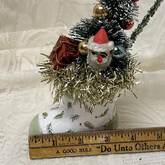 Retro Christmas‎ Kitschy Boot Vintage Santa  Assemblage Display Vintage Decor - Picture 9 of 9